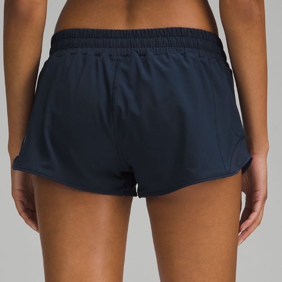 Lululemon Hotty Hot II Low-Rise Lined Short 2.5” Size 8 Reg True Navy Blue NWOT - Picture 5 of 14